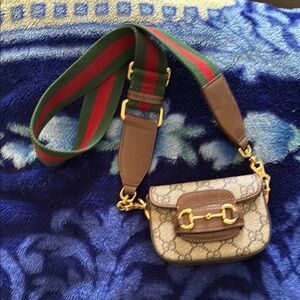 Gucci strap wallet/crossbody